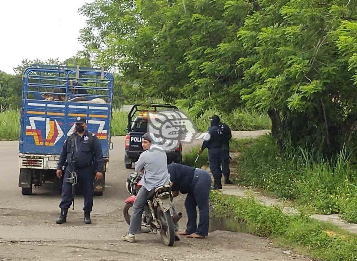 Implementa policías, operativo en el entronque Tlacuilolapan