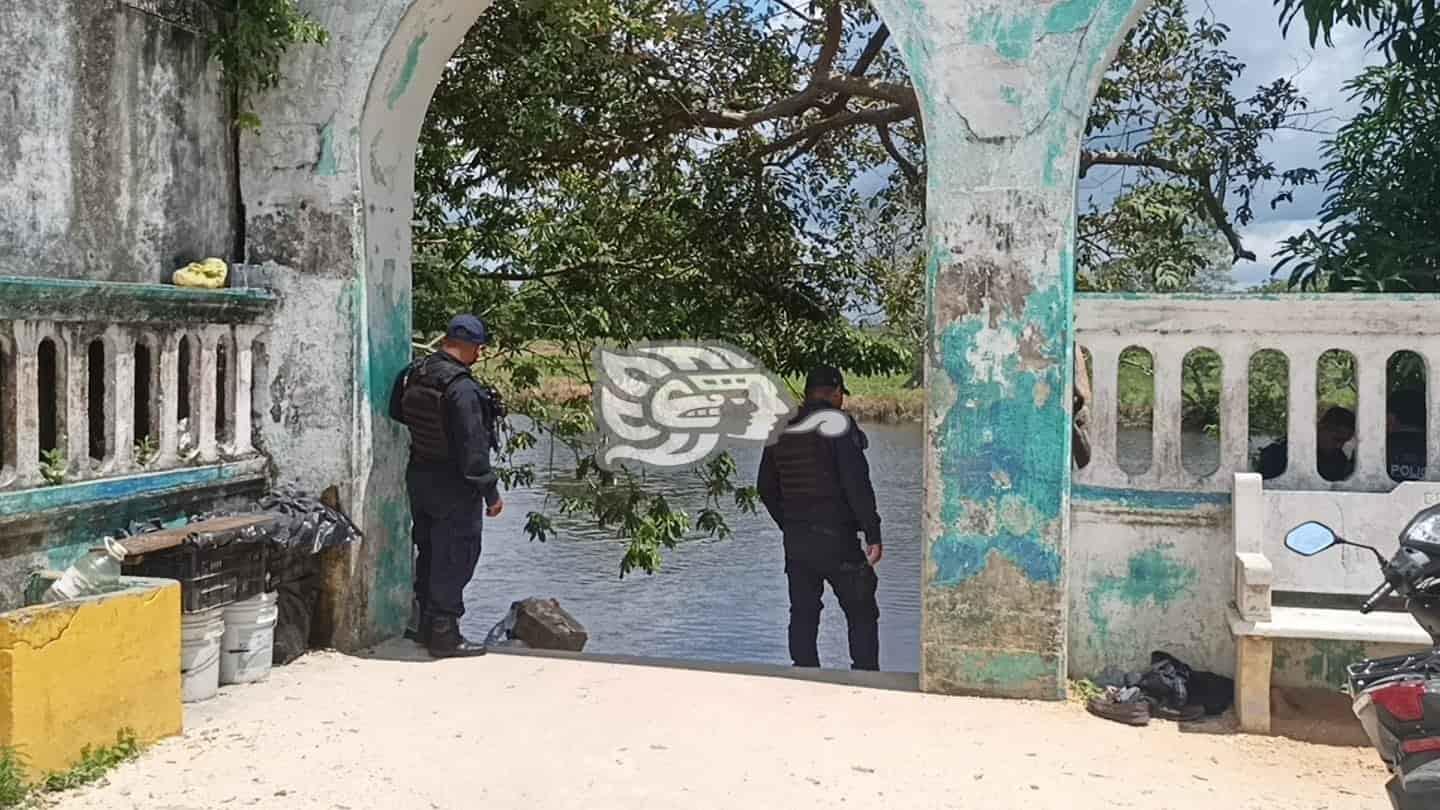 Flota cadáver en el río Tonalá; se trataría de bolero choapense