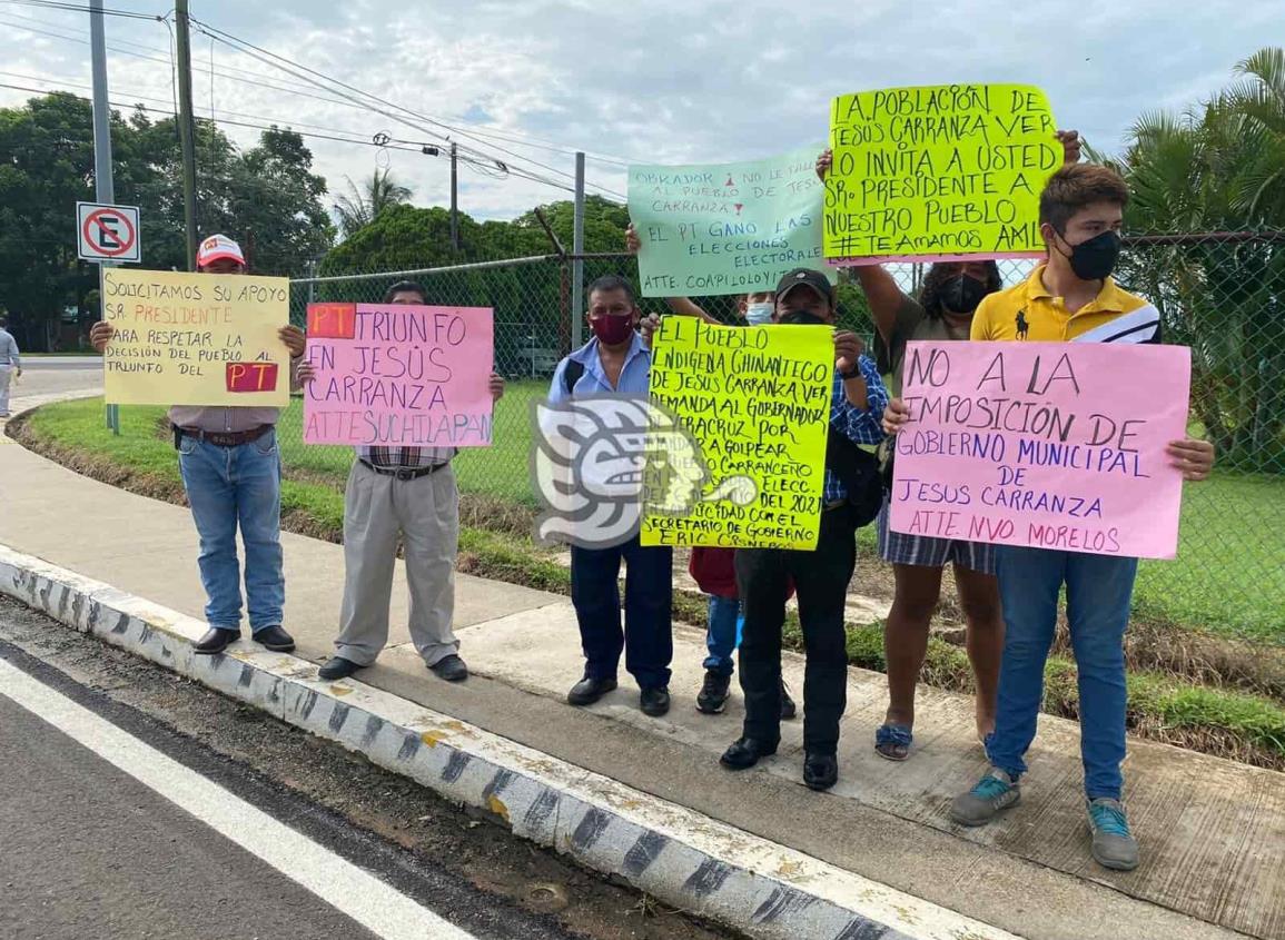 Pobladores de Mecayapan solicitan al presidente reparación de caminos