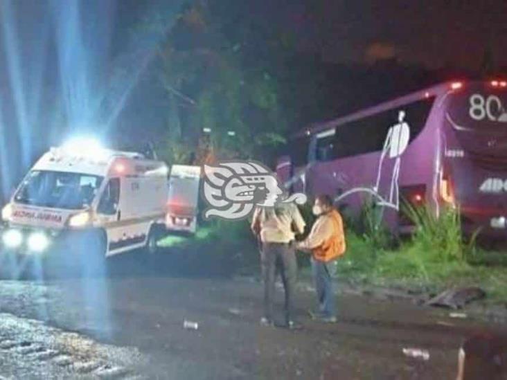 Accidente de autobús en La Tinaja-Cosamaloapan; hay 10 lesionados