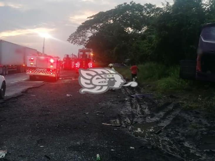 Accidente de autobús en La Tinaja-Cosamaloapan; hay 10 lesionados