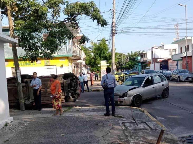 Choque entre dos unidades deja tres personas heridas en Veracruz