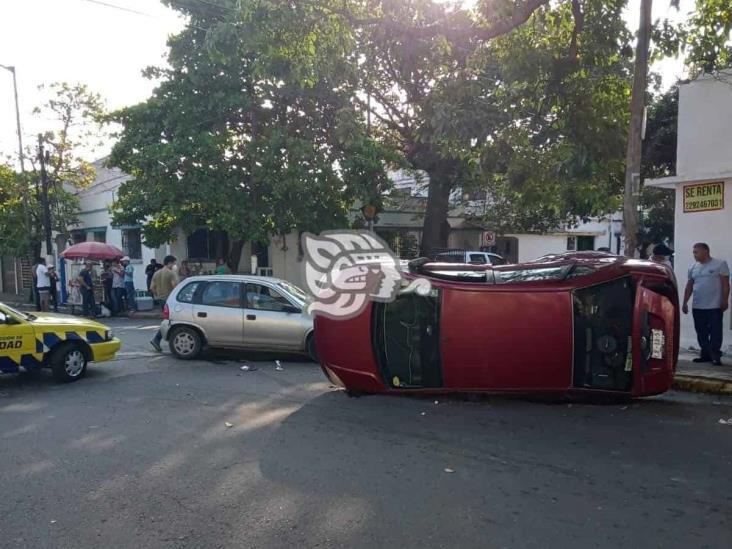 Choque entre dos unidades deja tres personas heridas en Veracruz