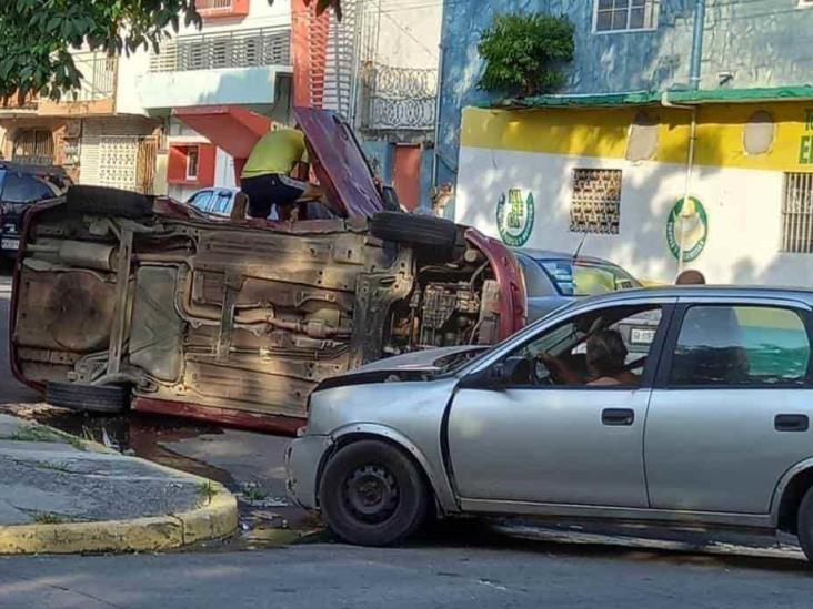 Choque entre dos unidades deja tres personas heridas en Veracruz