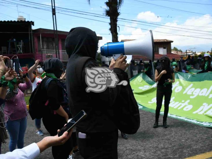 Marchan veracruzanas en Xalapa en demanda de aborto seguro