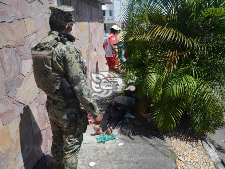 UNIPAR le niega atención, Cruz Roja y DIF lo llevan al hospital y busca a familia