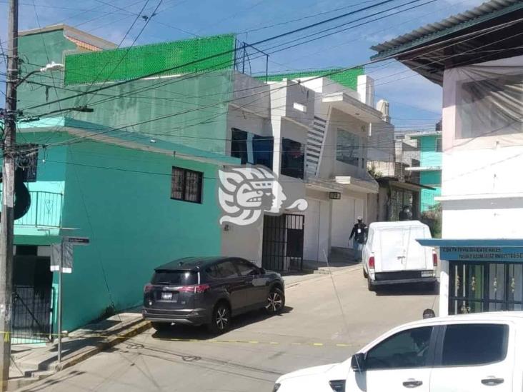 Lo hallan asesinado a machetazos en vivienda de Xalapa