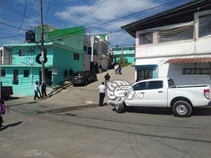 Lo hallan asesinado a machetazos en vivienda de Xalapa