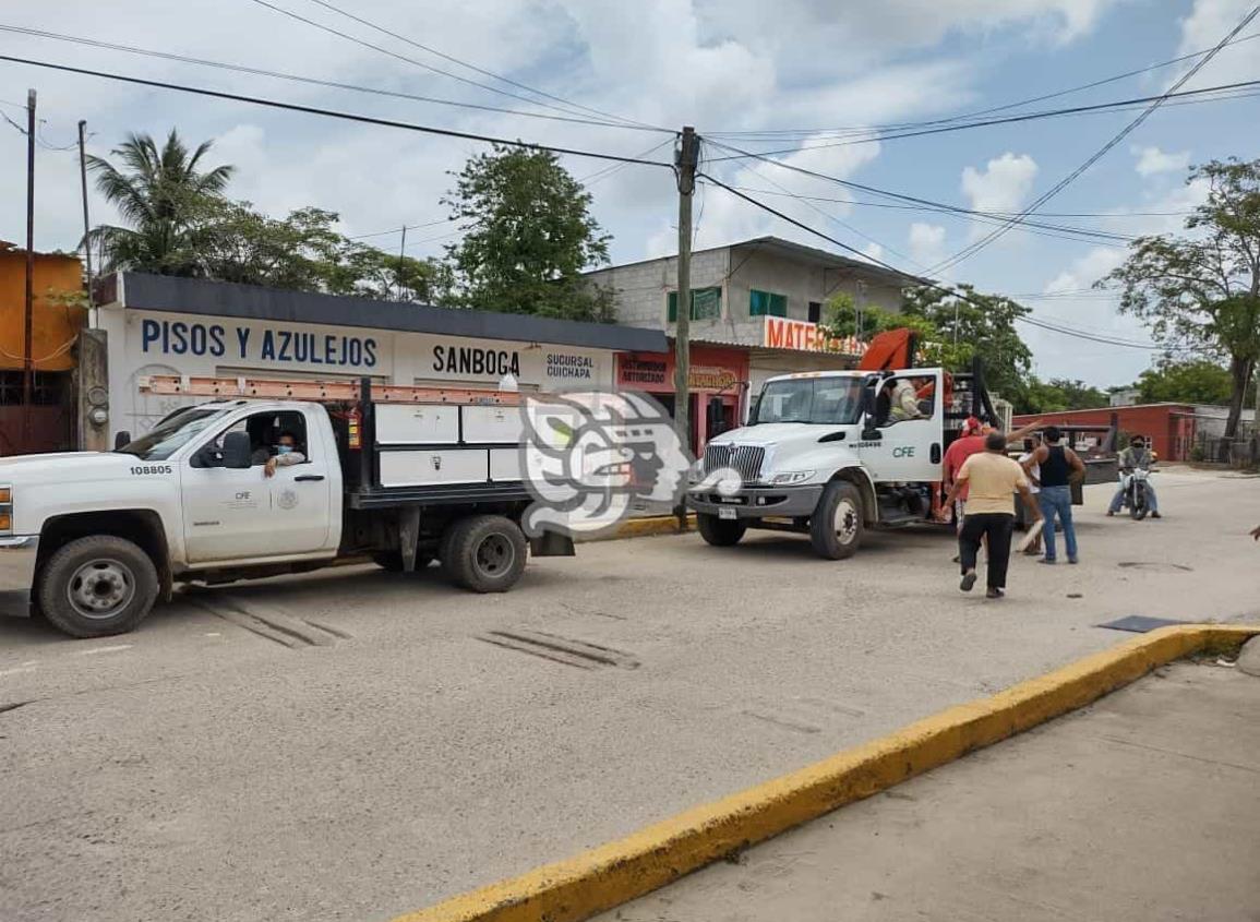 Advierten retener a personal de CFE en Moloacán por apagones