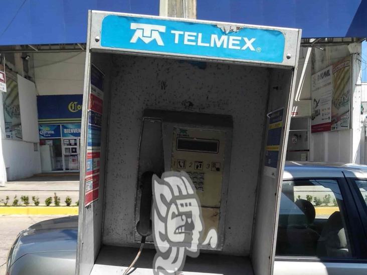 Casetas telefónicas de Coatza están vandalizadas e inservibles 