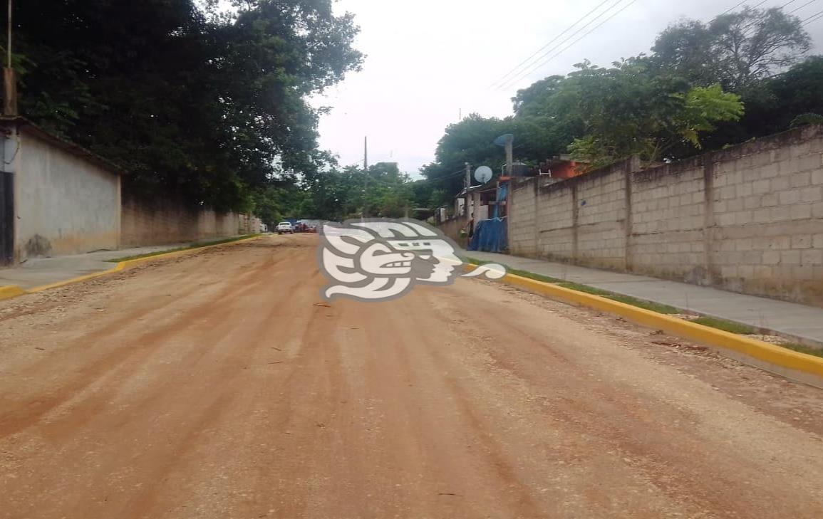 Inauguran obra de guarniciones y banquetas en la Ferrocarrilera