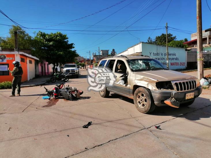 Tres heridos tras choque en barrio Zapotal Acayucan