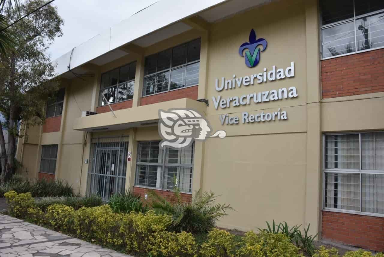 Busca Ciencias Químicas UV reacreditación de 4 carreras