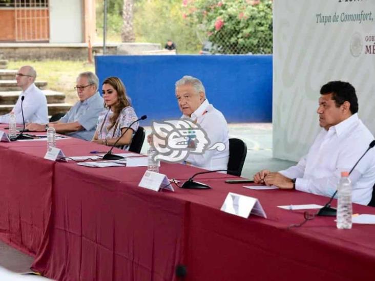 Anuncia AMLO apoyos para el crecimiento de la comunidad La Montaña