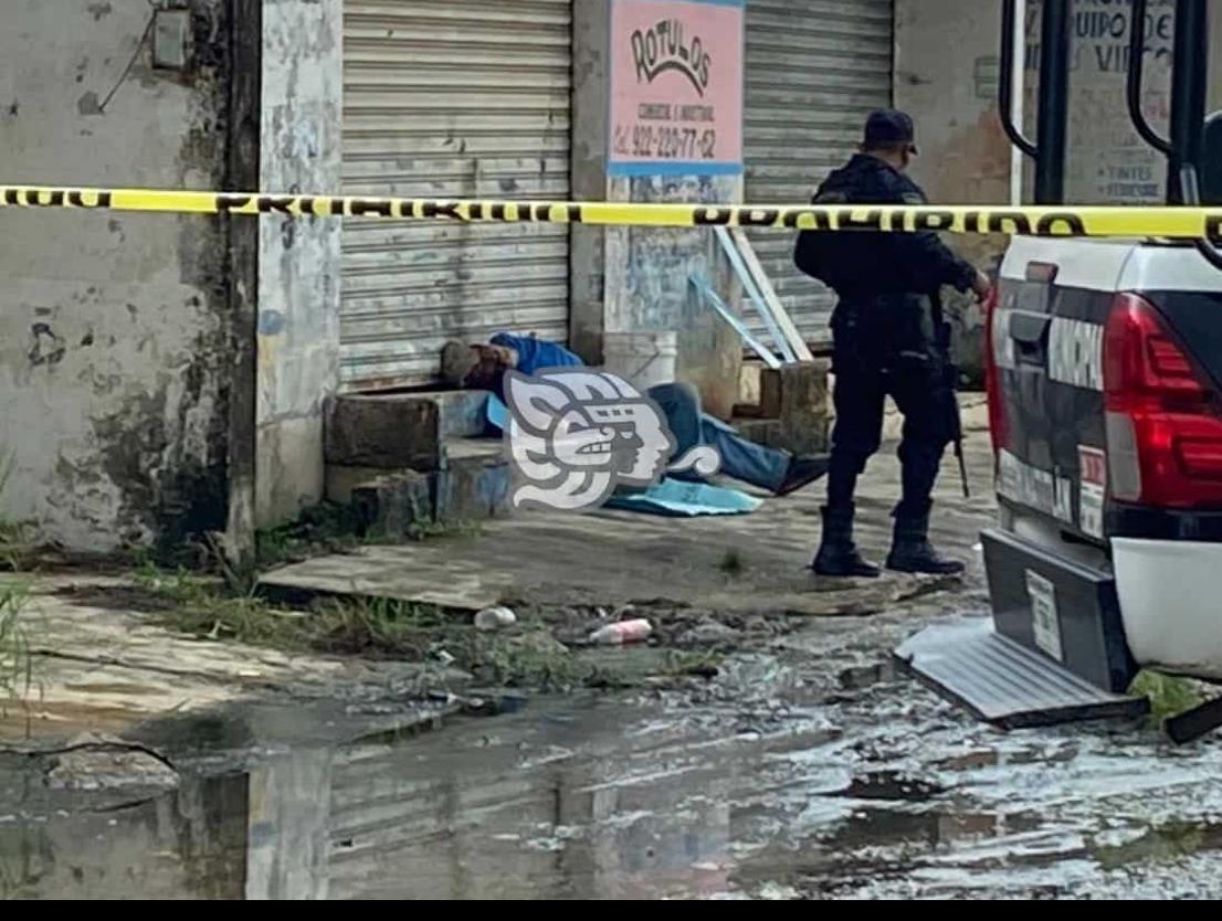 Rotulista asesinado en Minatitlán podría ir a la fosa común