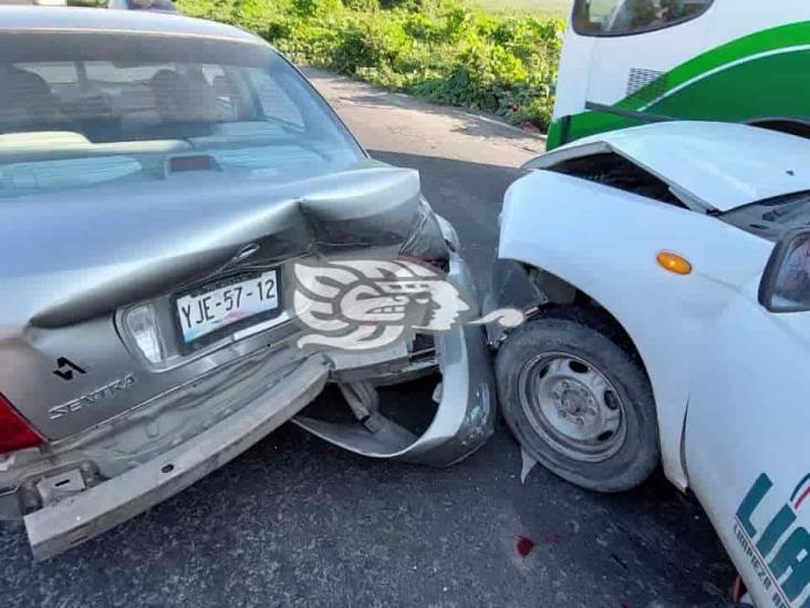 Choque entre dos unidades deja cuatro personas lesionadas