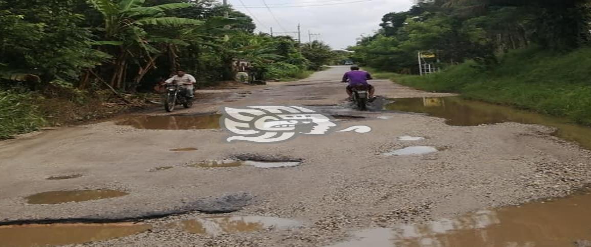 A vuelta de rueda circulación en carretera Las Choapas-Cuichapa