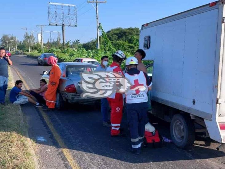 Choque entre dos unidades deja cuatro personas lesionadas