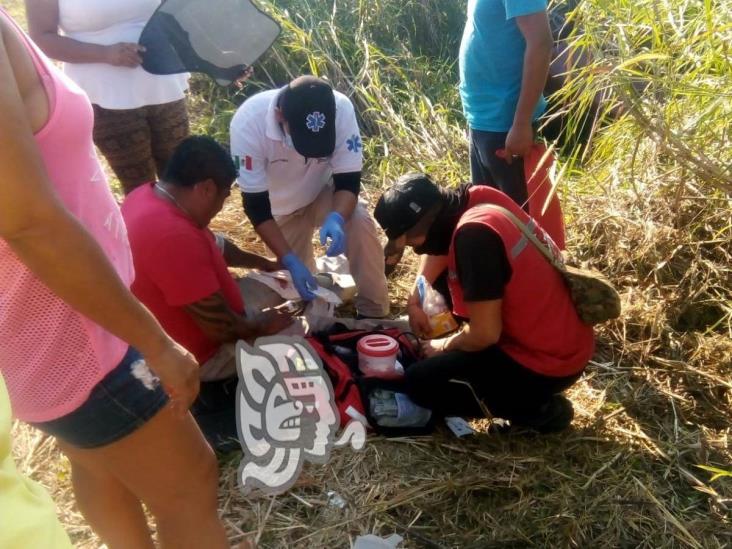 Se duerme al volante y vuelca en carretera Minatitlán-Coatzacoalcos