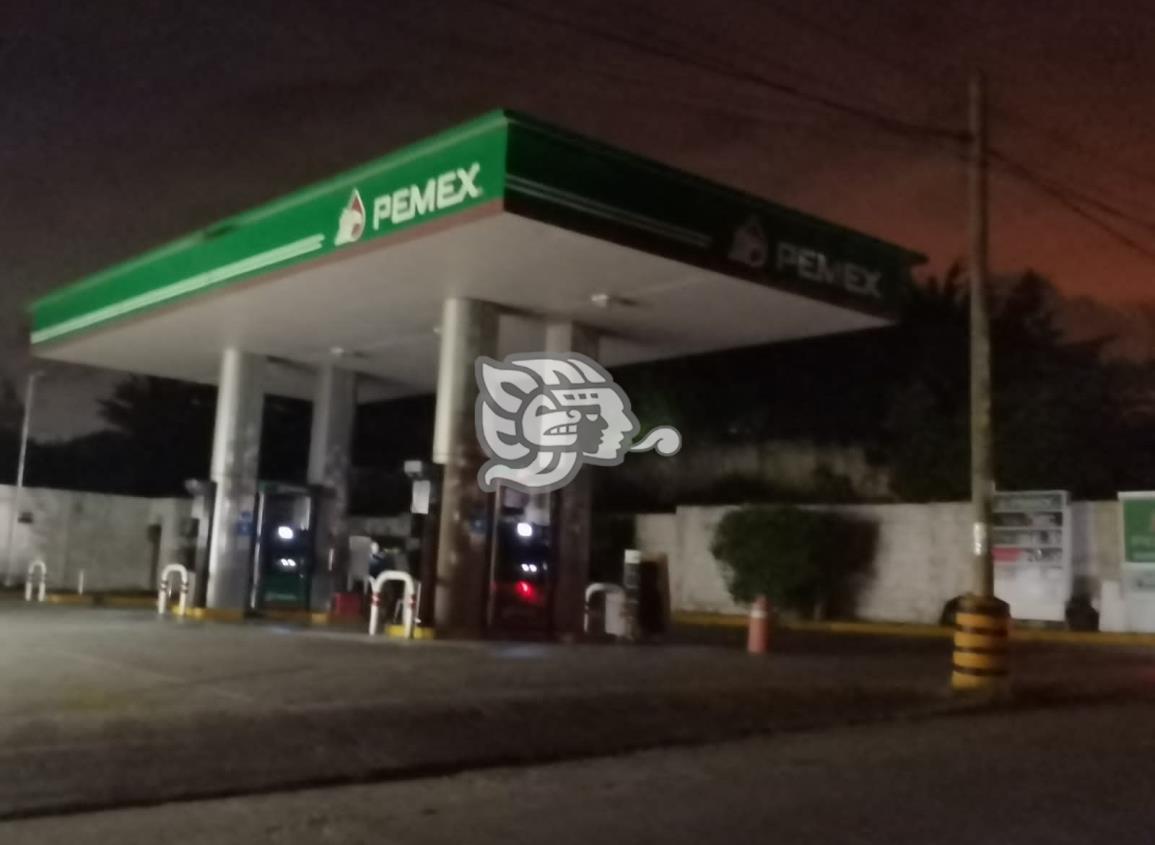 Corto circuito en gasolinera de Ixhuatlán causó movilización