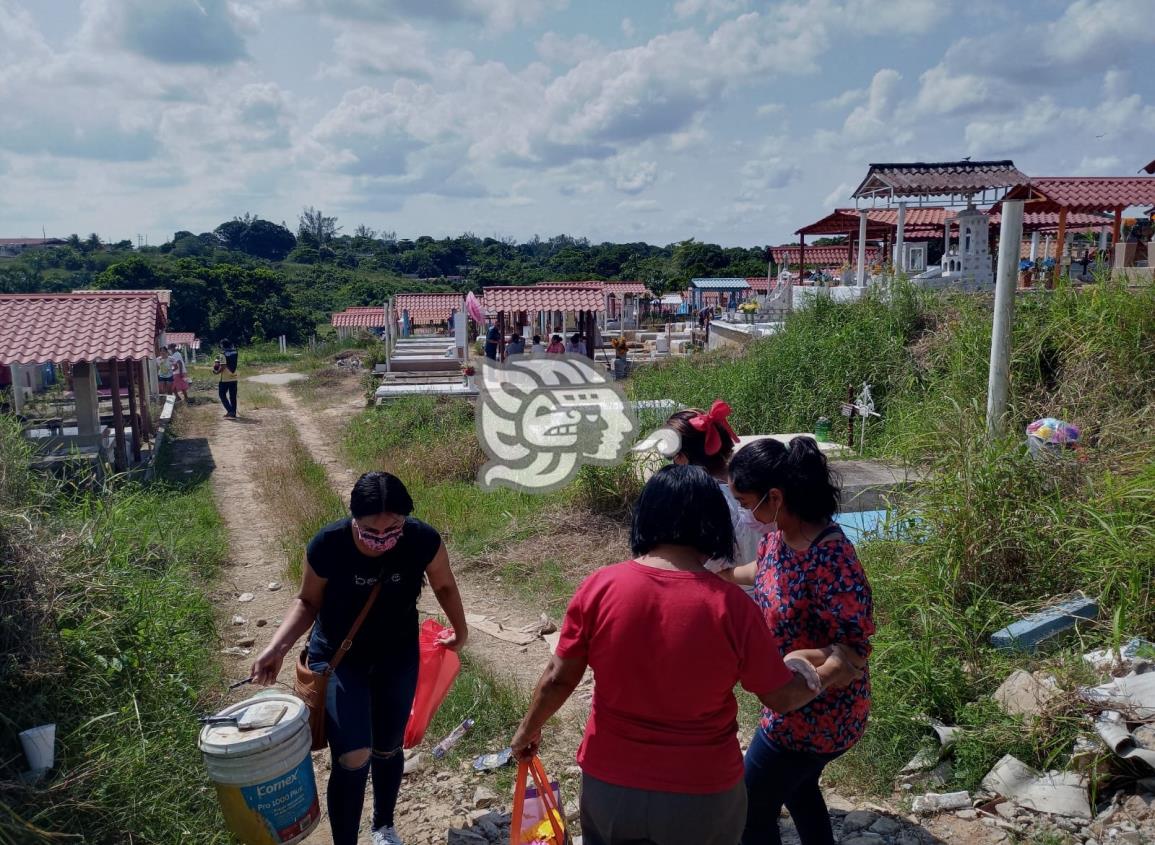 Sin incidentes durante conmemoración a los muertos en Agua Dulce