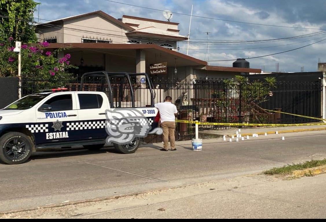 Balean vivienda de conocida abogada en Cosoleacaque