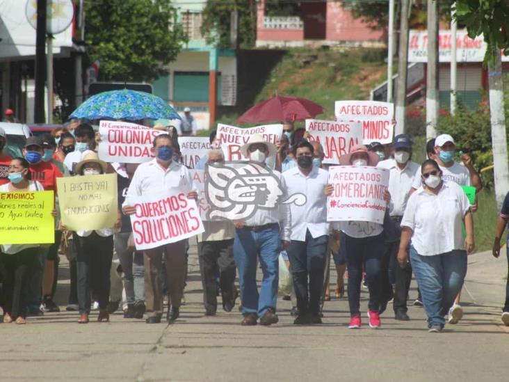 Marchan para solicitar a las autoridades el dragado del río Agua Dulce