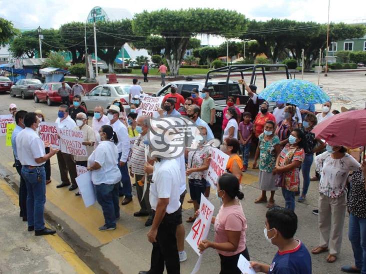 Marchan para solicitar a las autoridades el dragado del río Agua Dulce