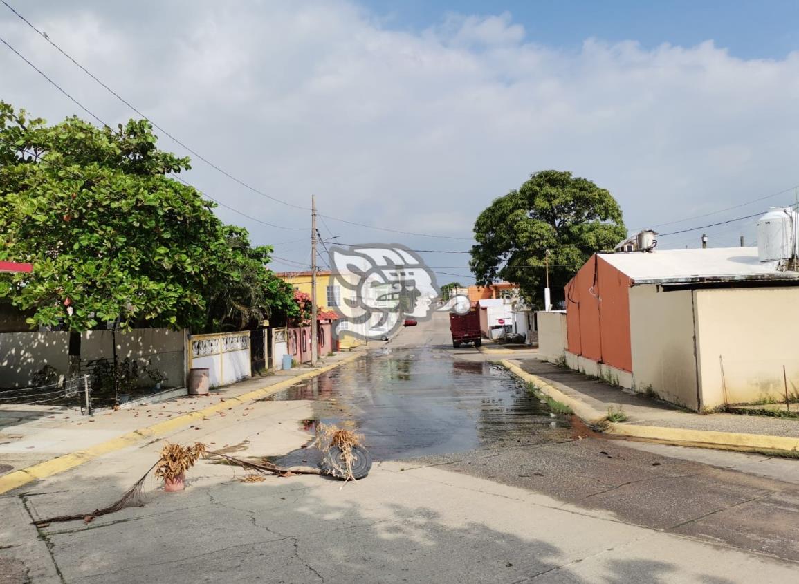 Dan solución a escurrimiento de aguas negras en Nanchital