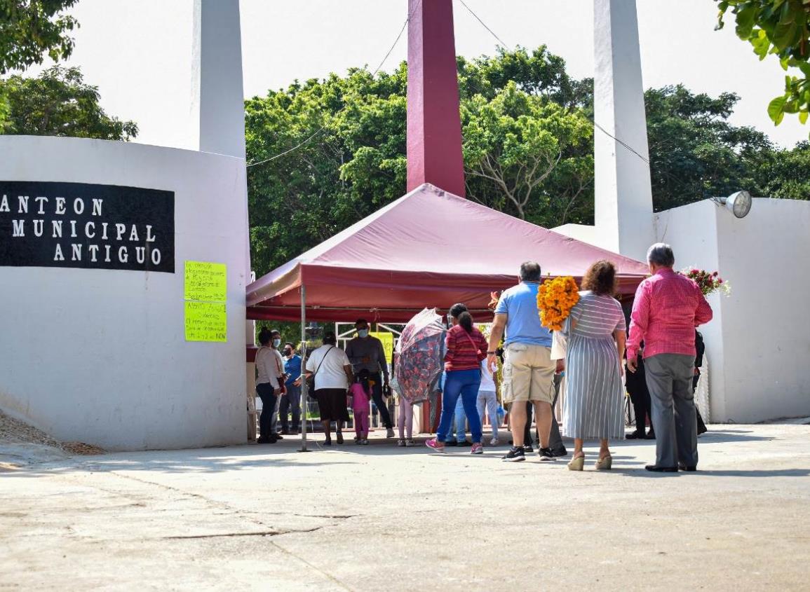 Con medidas sanitarias abren panteones municipales en Coatzacoalcos