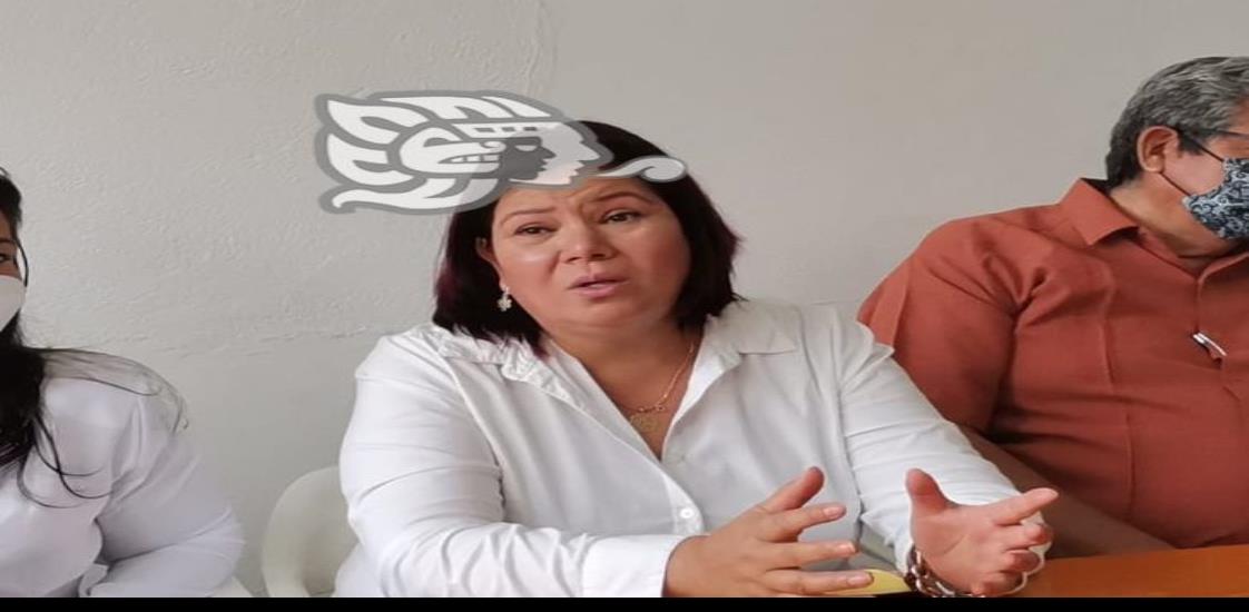 Carolina Espinoza busca la secretaría de la sección 11