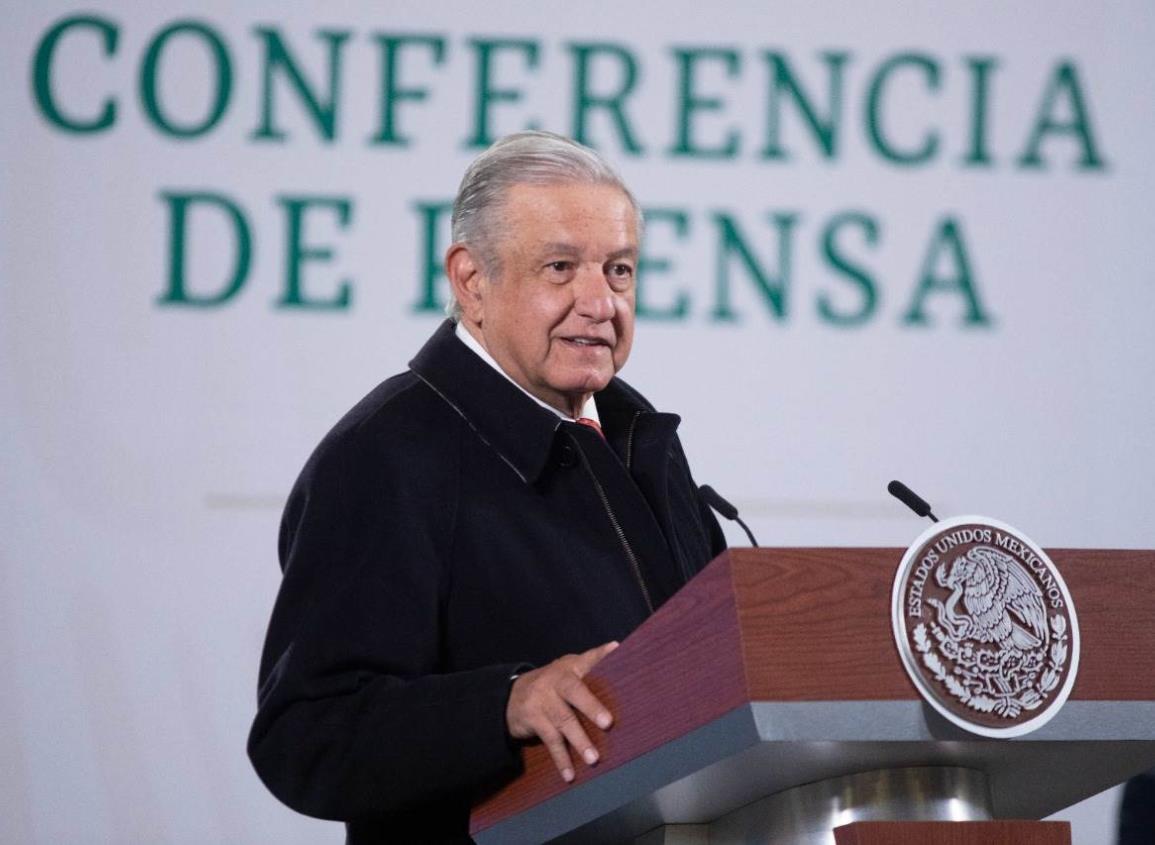 López Obrador manda felicitaciones para Canelo Álvarez y Checo Pérez