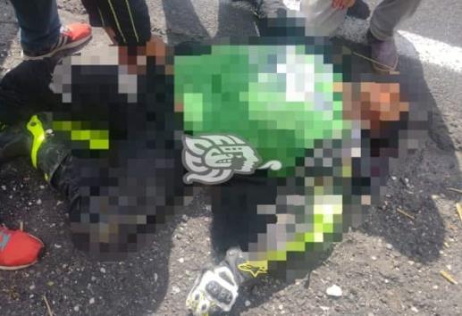 Se mata motociclista xalapeño tras derrapar en las curvas de Cerro Gordo