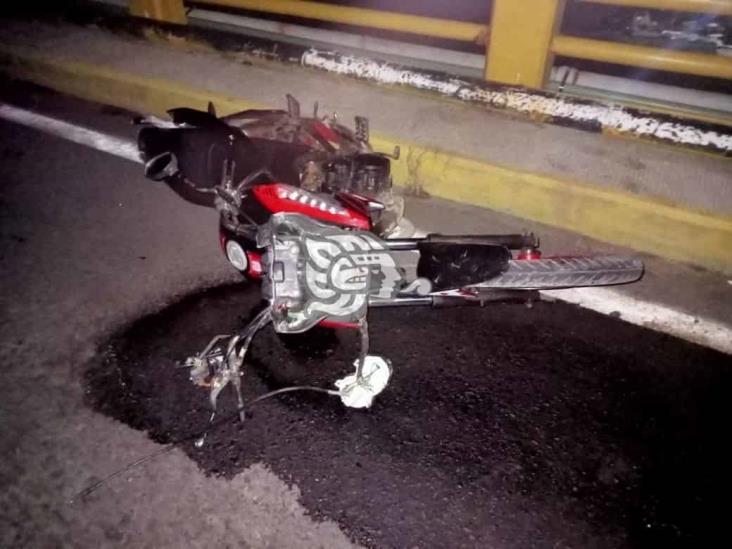 Hombre cae del puente de Alvarado tras derrapar con su motocicleta