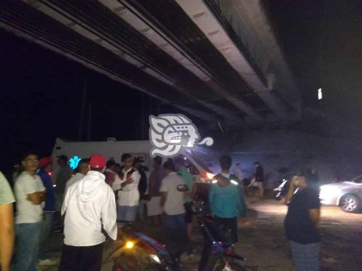 Hombre cae del puente de Alvarado tras derrapar con su motocicleta