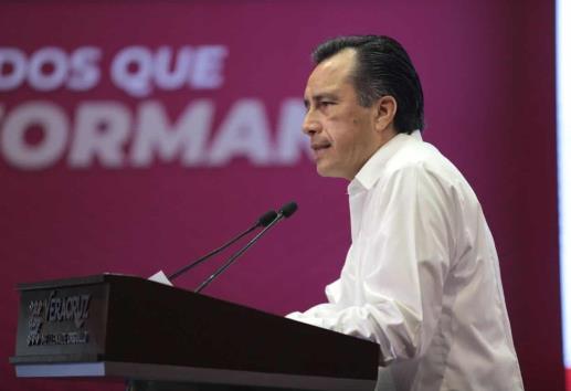 En Tercer Informe de Gobierno, reconoce Gobernador al secretario de Seguridad Pública