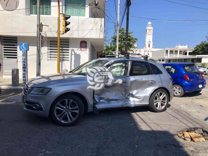 Choque automovilístico deja dos personas lesionadas en Veracruz