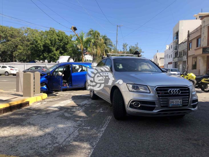 Choque automovilístico deja dos personas lesionadas en Veracruz