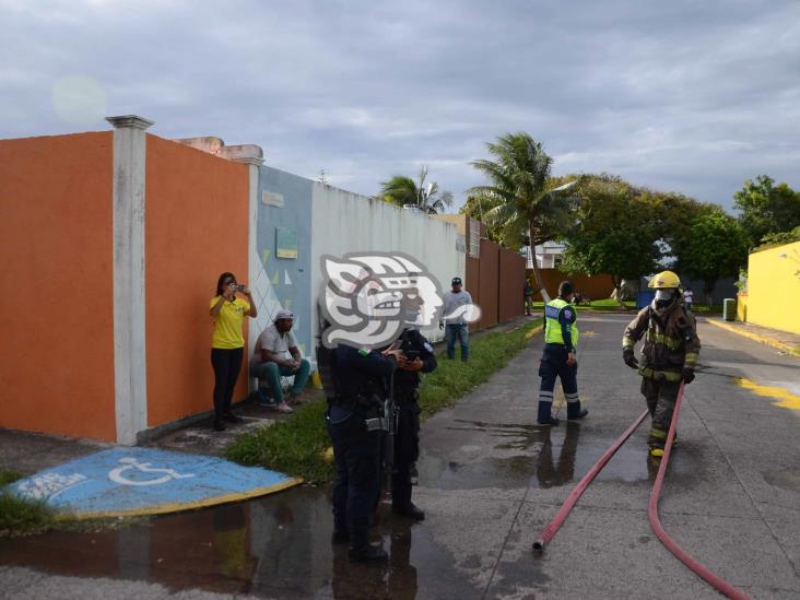 Se incendia vivienda en fraccionamiento de Puerto de Veracruz