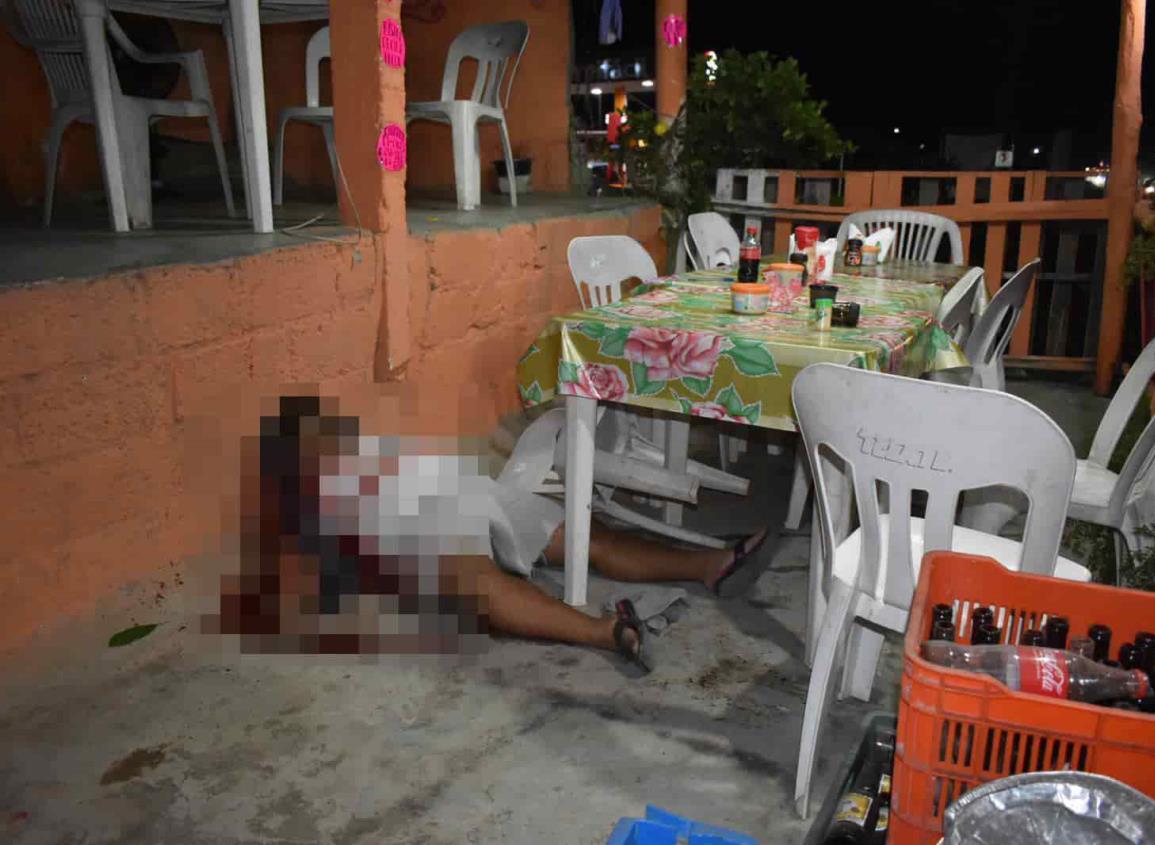 Asesinan a La Cuata, dueña de comedor en Sayula de Alemán