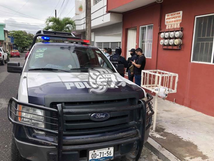 Encuentran a mujer muerta en colonia de Veracruz