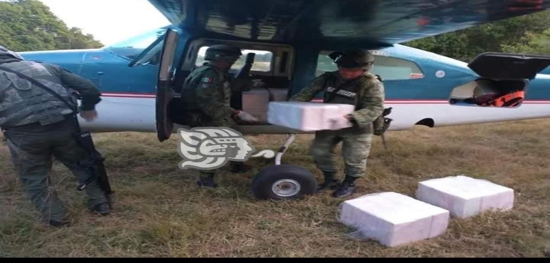 Aseguran aeronave con 400 kg de cocaína en el Istmo de Tehuantepec