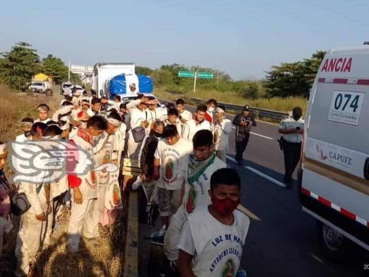 Peregrinos sufren accidente en el sur de Veracruz; hay un muerto y 10 lesionados