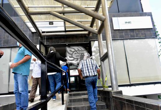 INE pide renovar credenciales con terminación 2021; se van de vacaciones