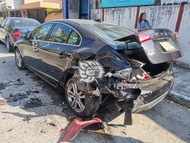 Ebrio conductor causa aparatoso accidente en Veracruz