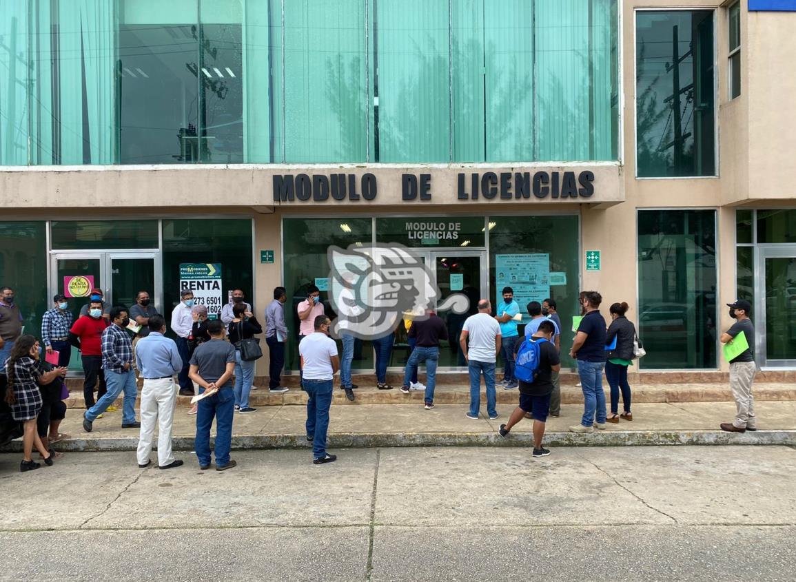 Módulo de licencias de Coatzacoalcos, saturado en último bimestre