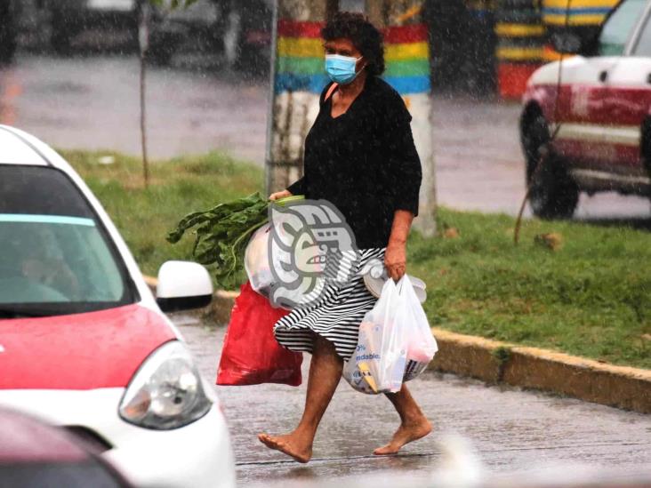 Chubasco sorprende a porteños; sin daños en mercados por ‘norte’