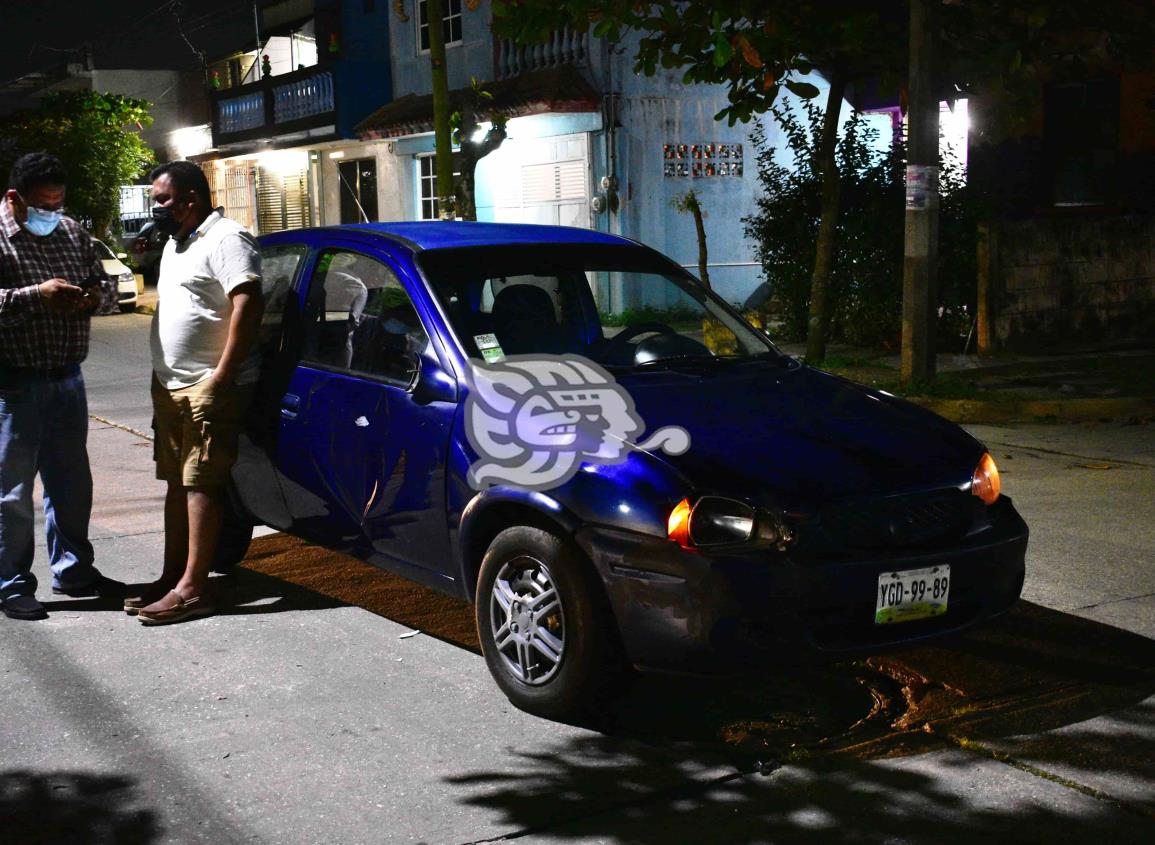 Motociclista herido tras chocar contra mini auto en Coatzacoalcos