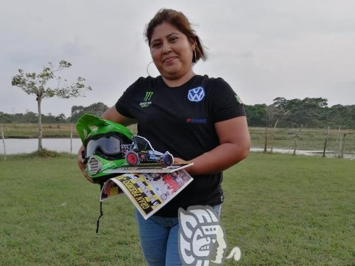 Joven de Nanchital participó en carrera de tubulares de Coatzacoalcos