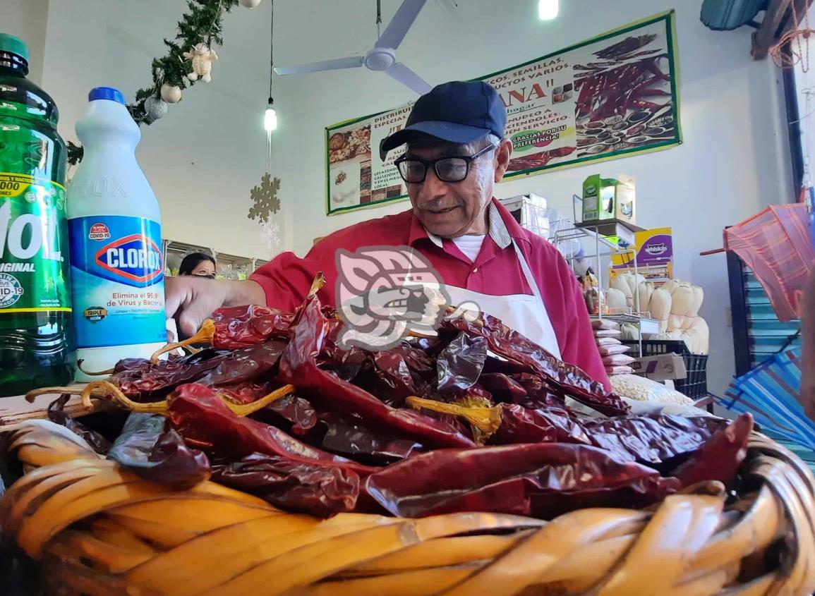 Incrementó en Agua Dulce la venta de chiles secos y especies